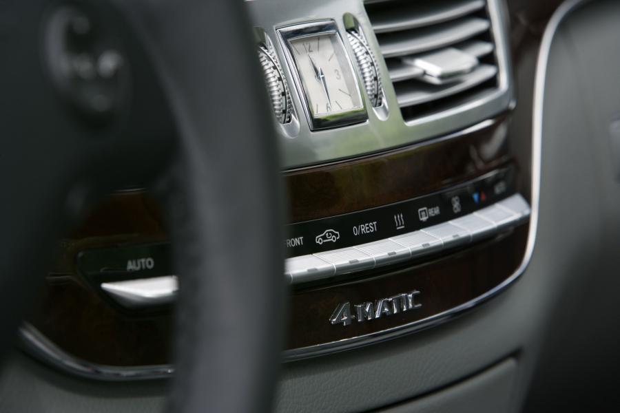  Mercedes-Benz S-Class 2007 года  (фото 42 из 414)